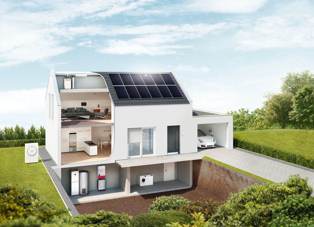 Moderne Wärmepumpe im Außenbereich